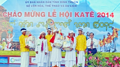 Cham people in Binh Thuan province celebrate Kate festival 2014  